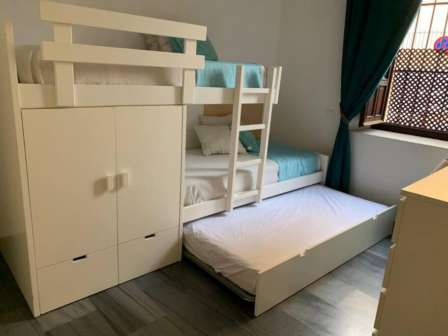 Beautiful Silent Private Parking Apartment Seville